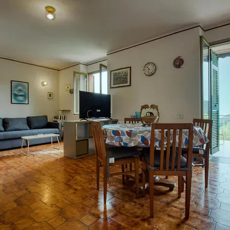 2 Bedroom Pet Friendly In *