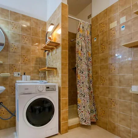 Ferienhaus 2 Bedroom Pet Friendly In Moneglia